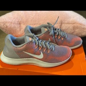 Brand new Nike sneaker size 7.5 woman
